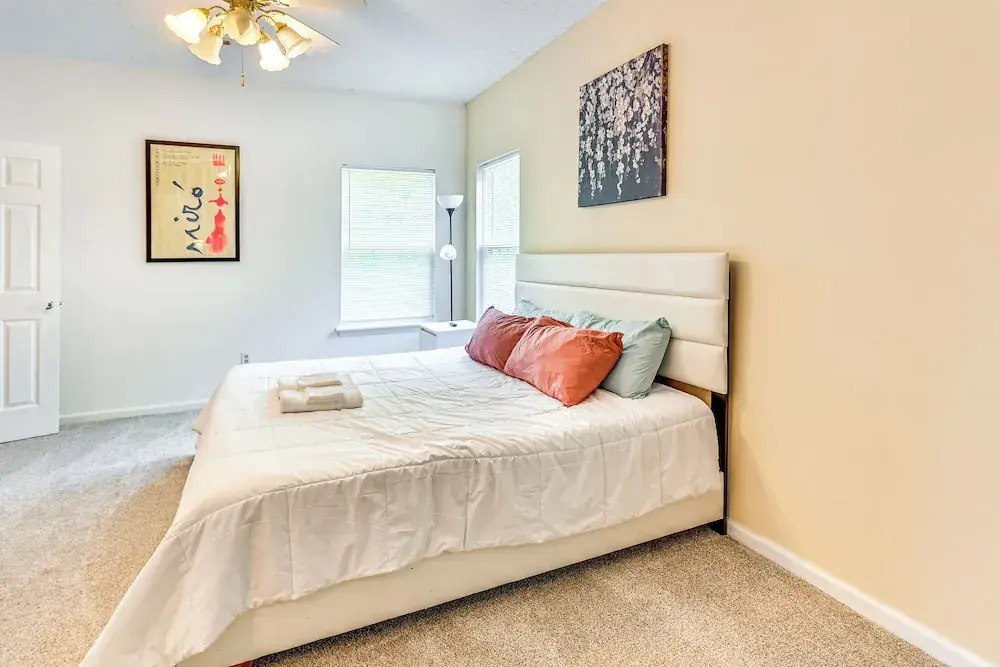 10 Mi to Keeneland: Family Home w/ Deck & Yard