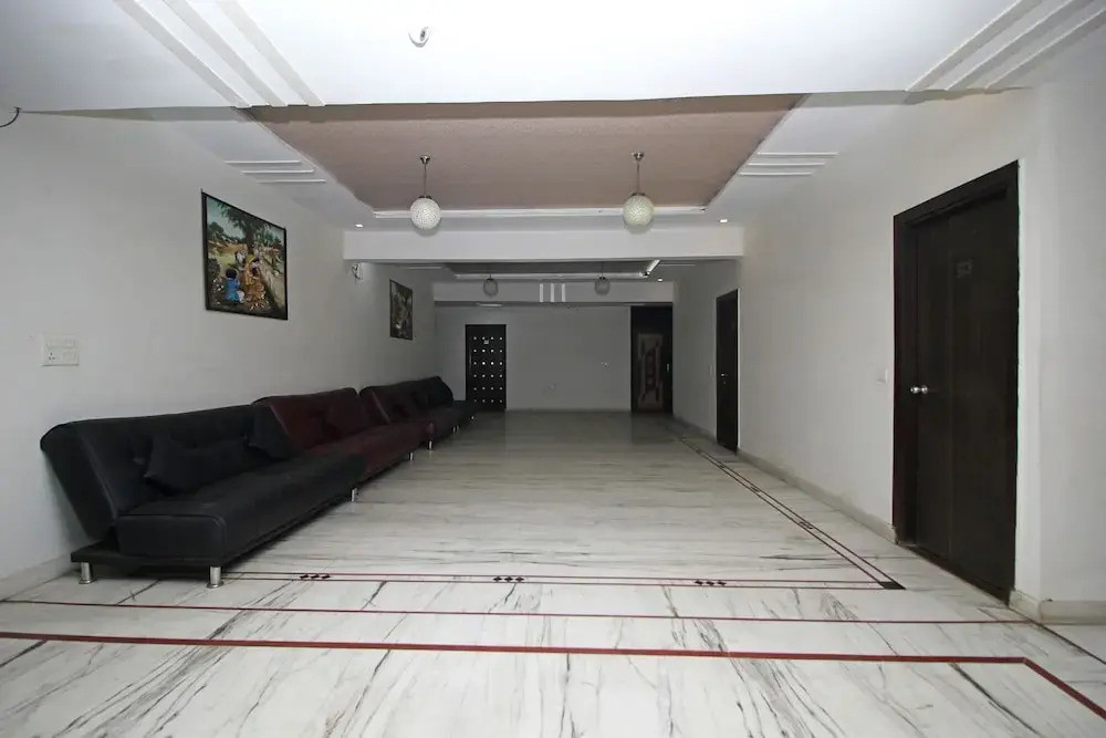 City Hotel and Suites Agra