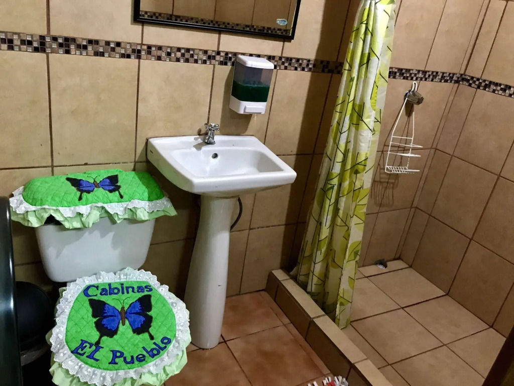 Cabinas El Pueblo B&B Monteverde