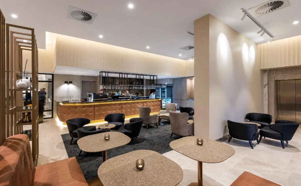 Deco Hotel Canberra
