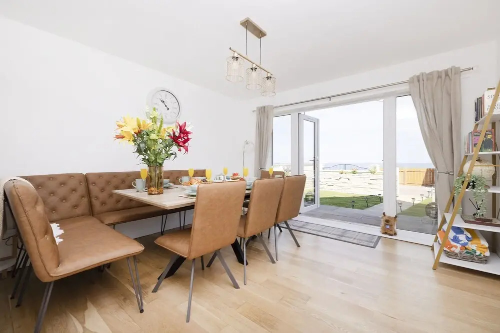 JOIVY Aurora House - 4 Bed With Hot Tub And Sea View