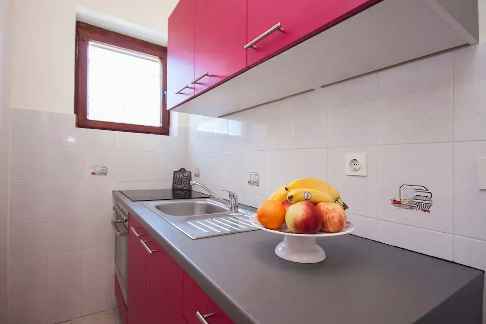 Family Apartments & Rooms Mikelin