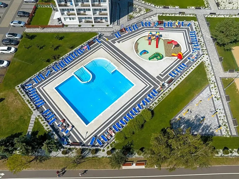 Zem-Tourist 250M OD MORZA, ODKRYTY BASEN, PLAC ZABAW, PARKING, WYŻYWIENIE