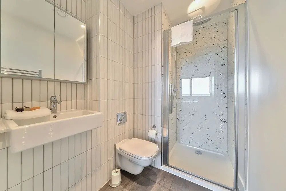 Roomspace Serviced Apartments -Oasis Way