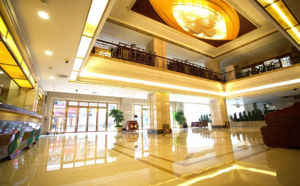 Harbour Metropolis Hotel