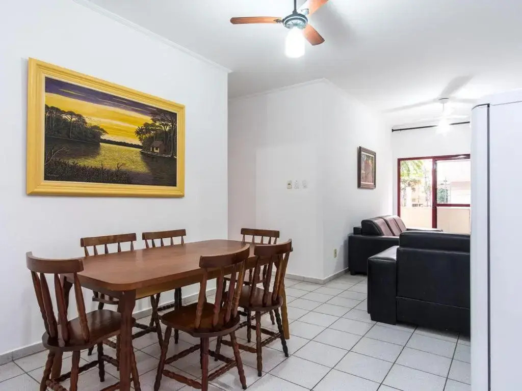 Ed Estoril, Espaçoso apto com ar condicionado - 100 mts da praia