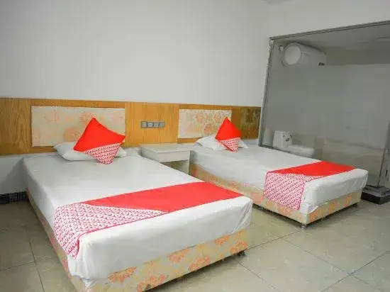 99 Xinyi Hotel (Shanghai Jiuxin Highway Shop)