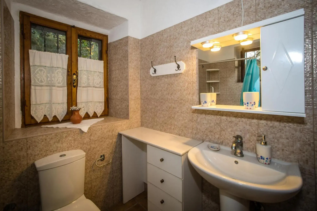 Jiannis Villa - Stone Villa in the Greenery