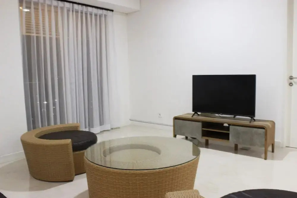 Homey 4Br Apartment at Landmark Residence
