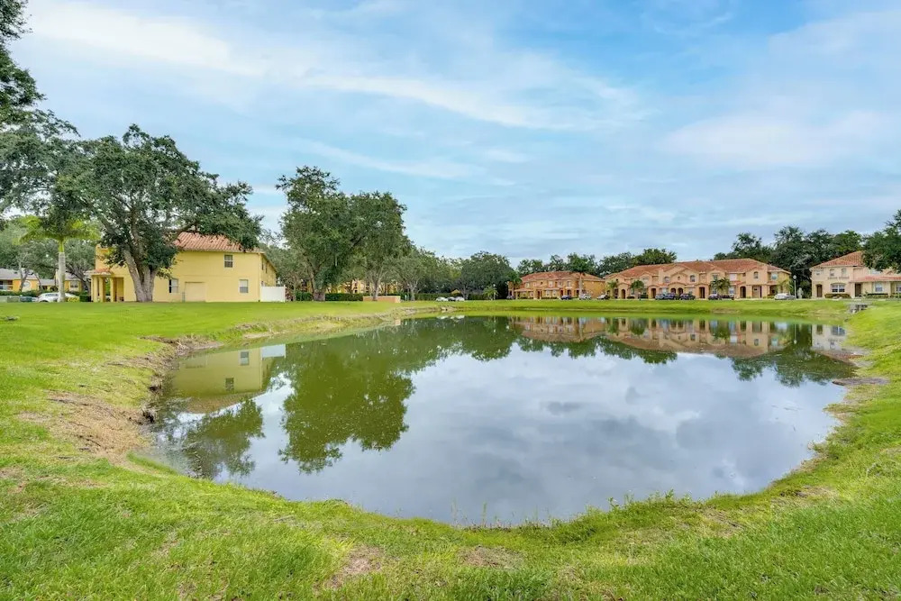 4 Mi to Disney! Family Townhome w/ Pool Access