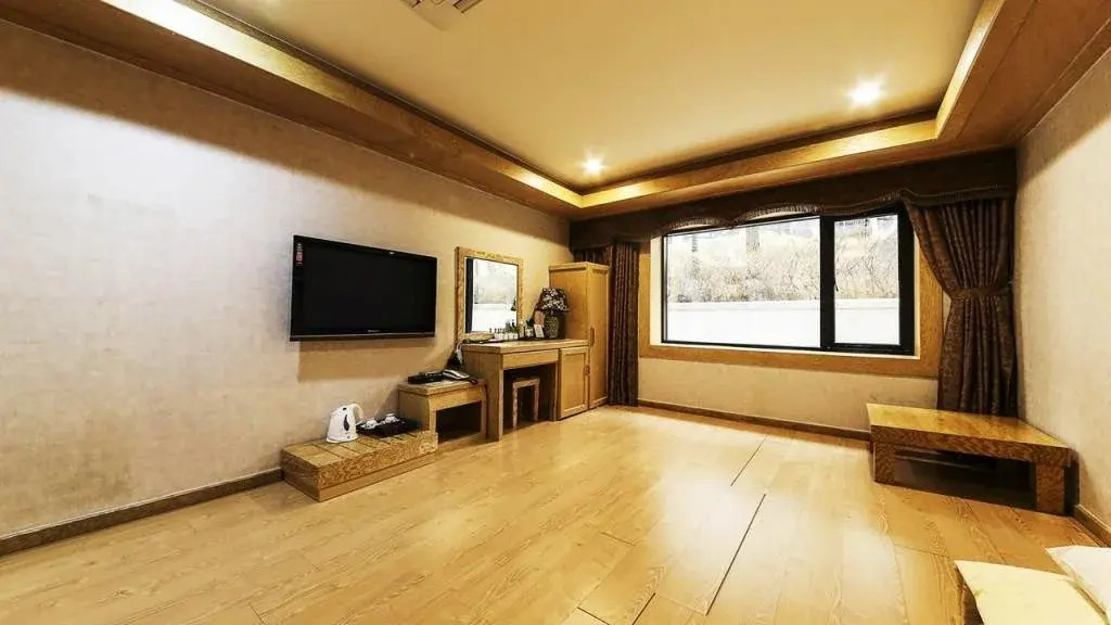 GunSan Riverhill Hotel