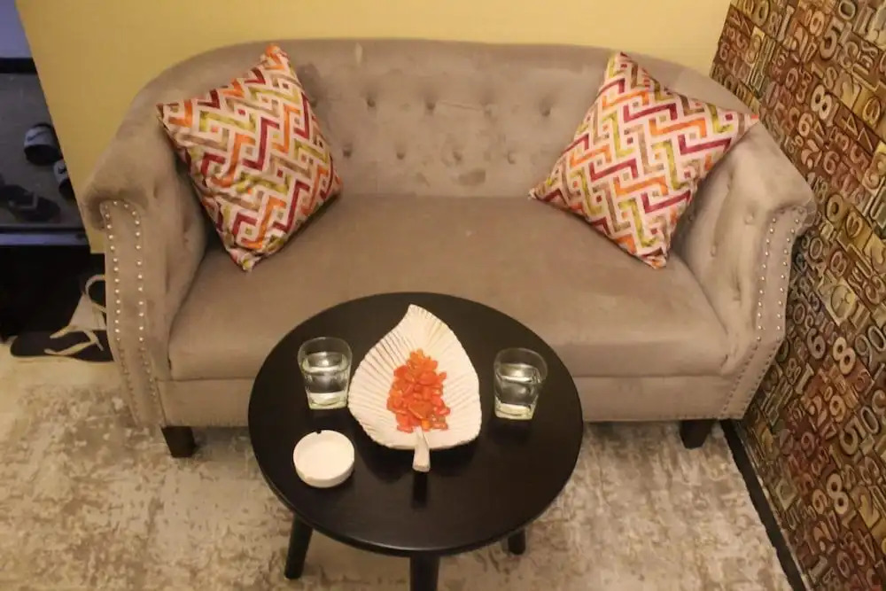 Hidden Gems Studio Apartments
