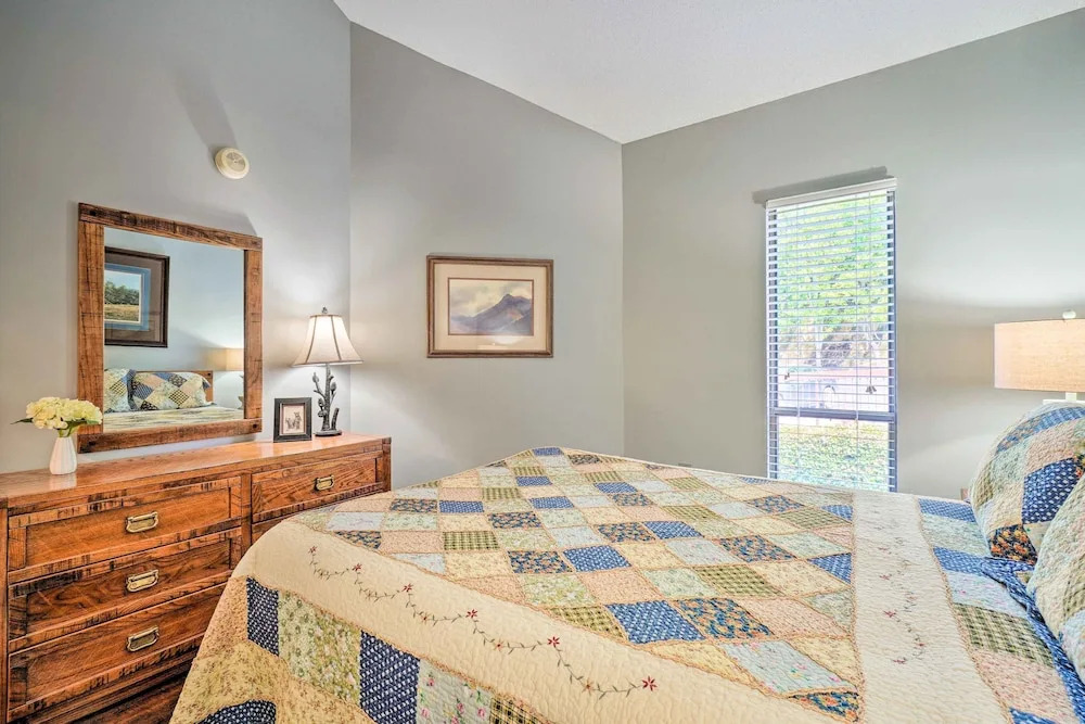 Cozy Gatlinburg Condo ~ 2 Mi to National Park!