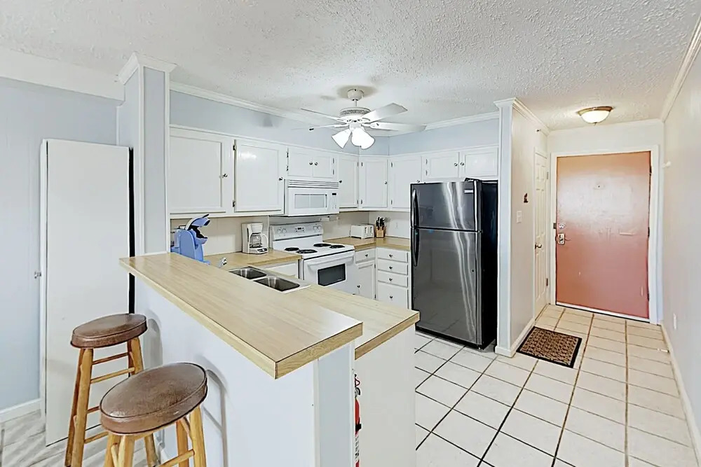 New Listing! Choice Oceanfront Escape W/ Pool 2 Bedroom Condo