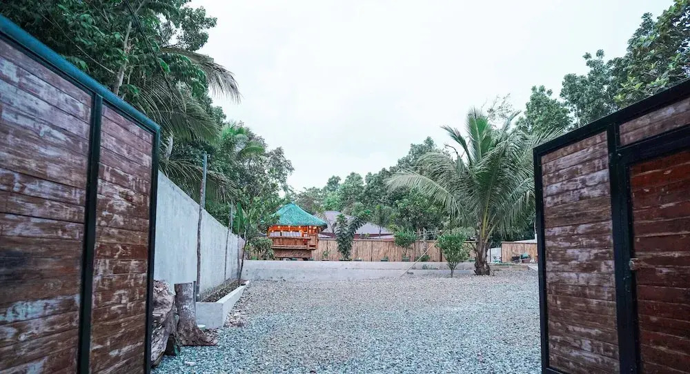 Modern Tropical 2BR Villa Pool Retreat in Amadeo