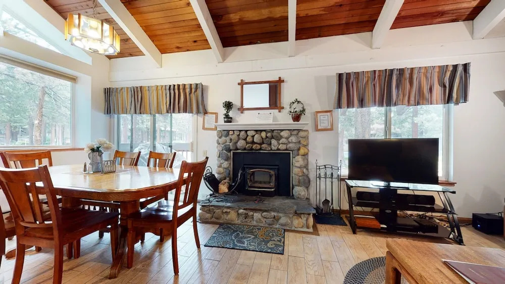 Horizons 4 188 Cozy Condo with Great Complex Amenities, On the Shuttle Route by RedAwning