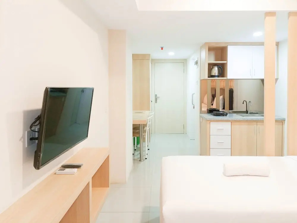 Tranquil And Comfort Studio At De Prima Apartment