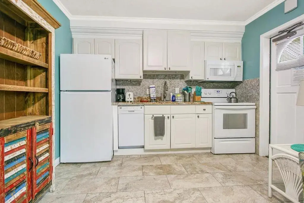 Five Palms Suite 106 - Daily - Weekly - Monthly