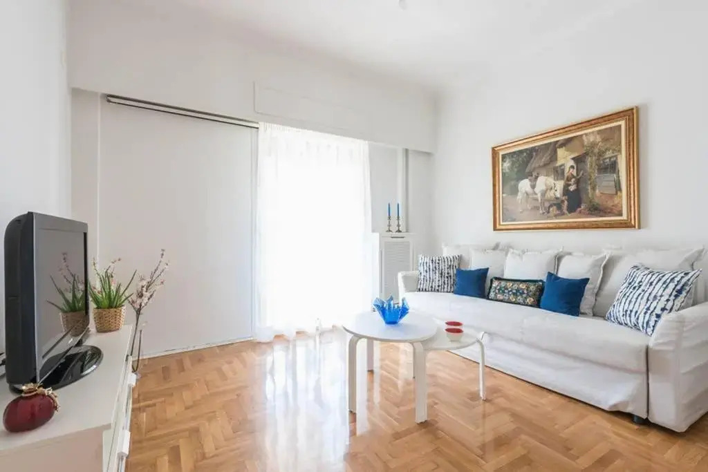 NEW! Bright & Remodeled 1Bed apt 2min Walk to Acropolis