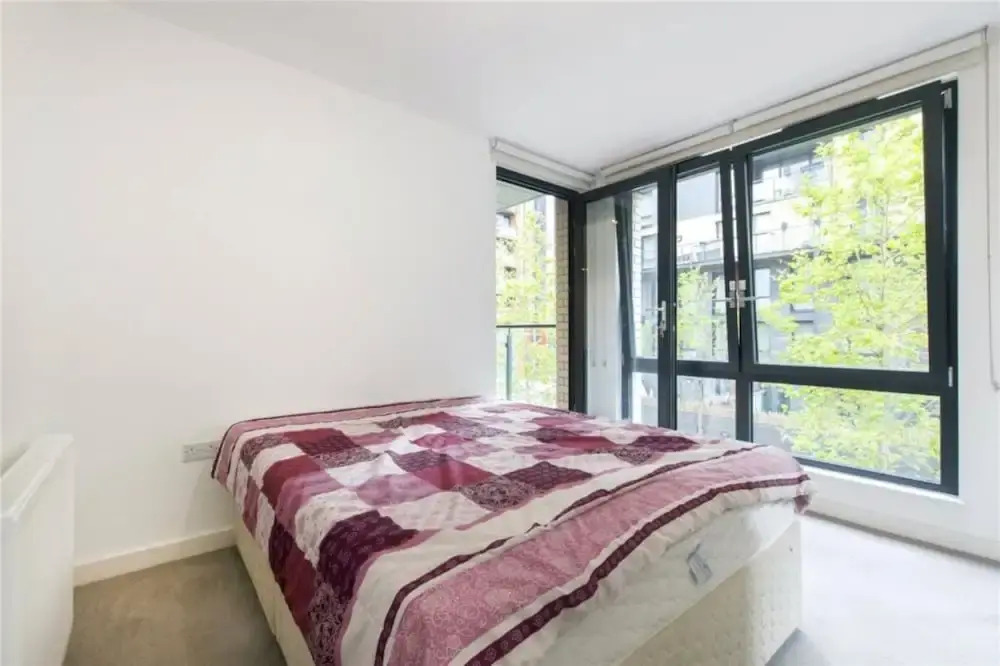 Incredible Newly Built 2 Bedroom Flat near Park