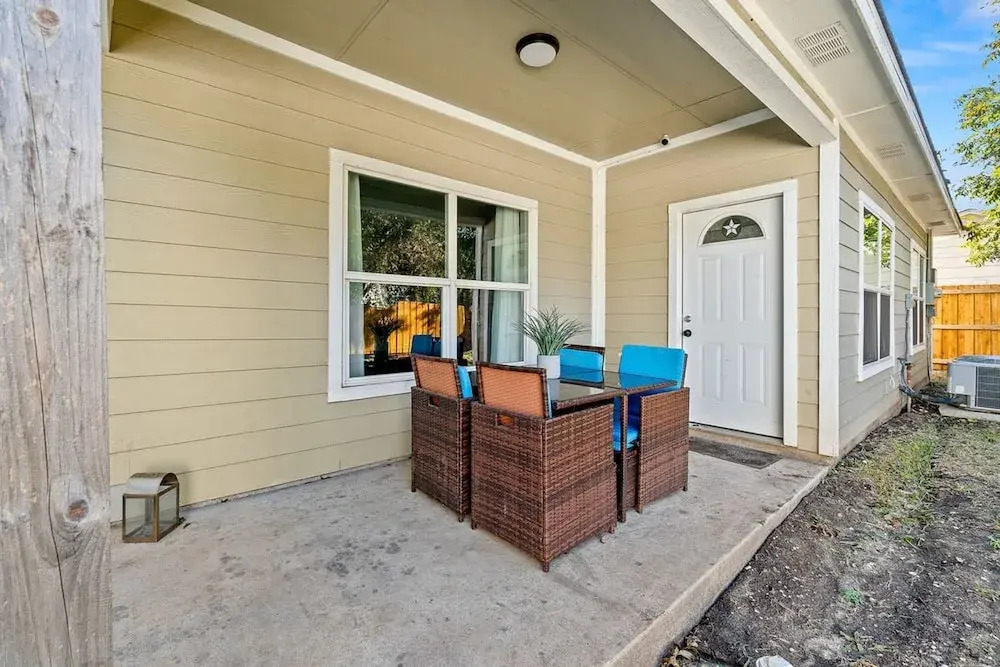 Large 3BD 2BR Lower Bishop Arts Near Downtown Dallas