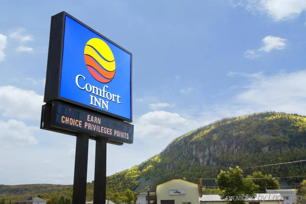 Clarion Pointe
