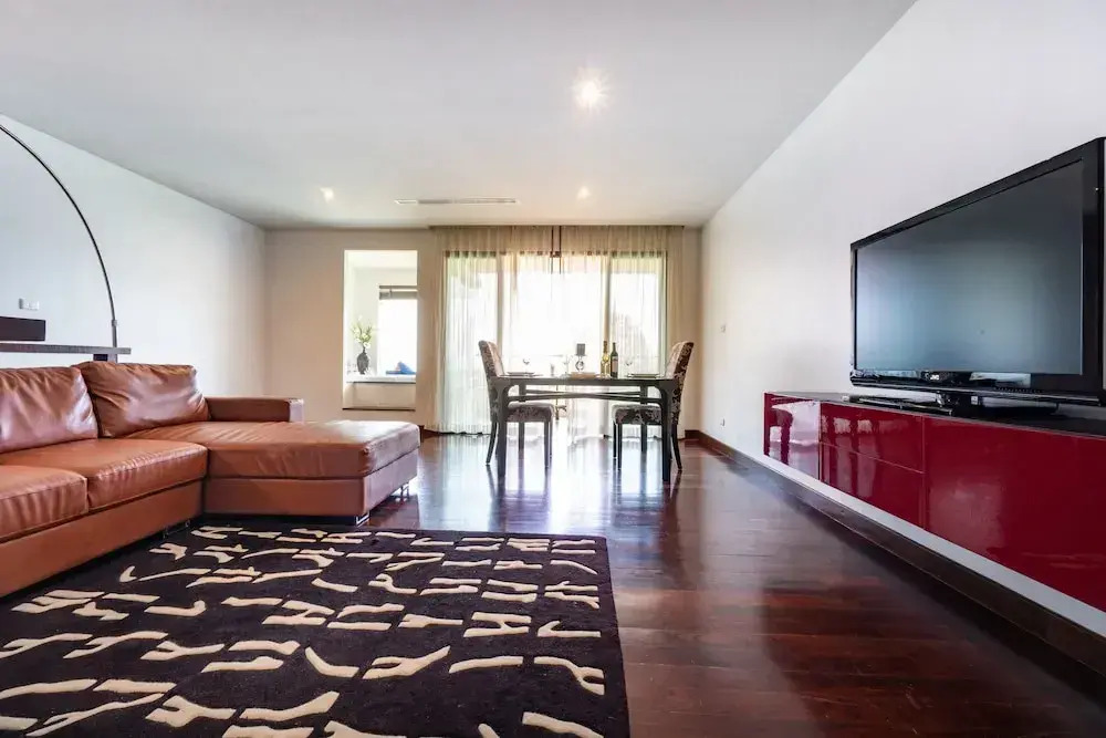CAPITAL O890 The Royal Bay View Villas