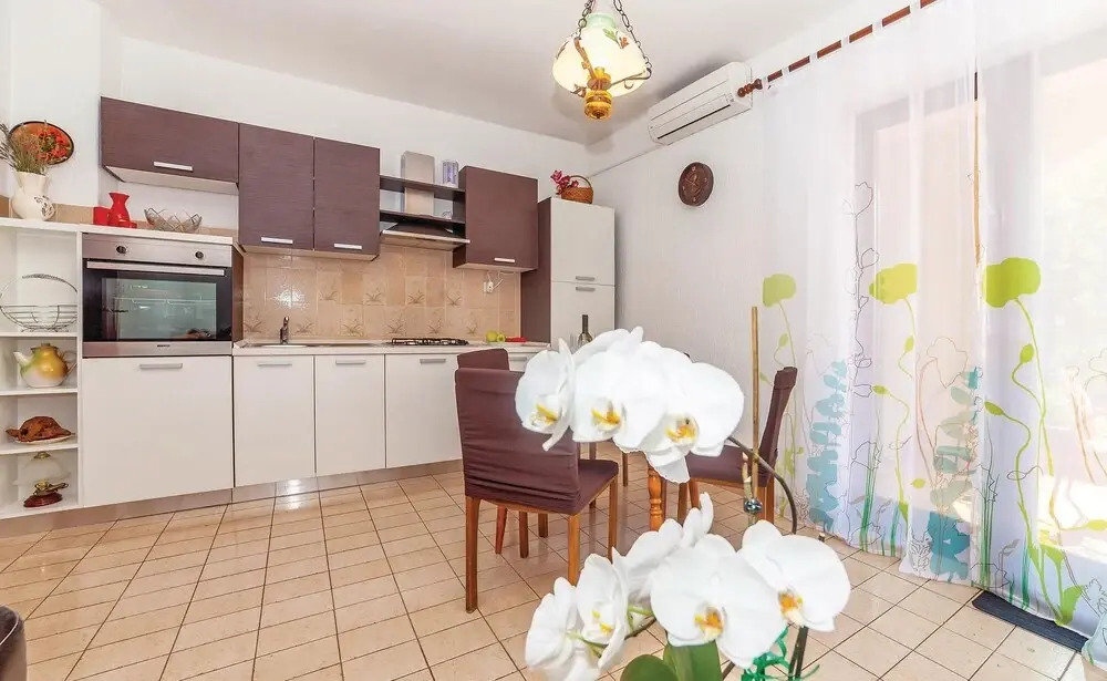 Amazing Home in Crikvenica With Wifi and 2 Bedrooms