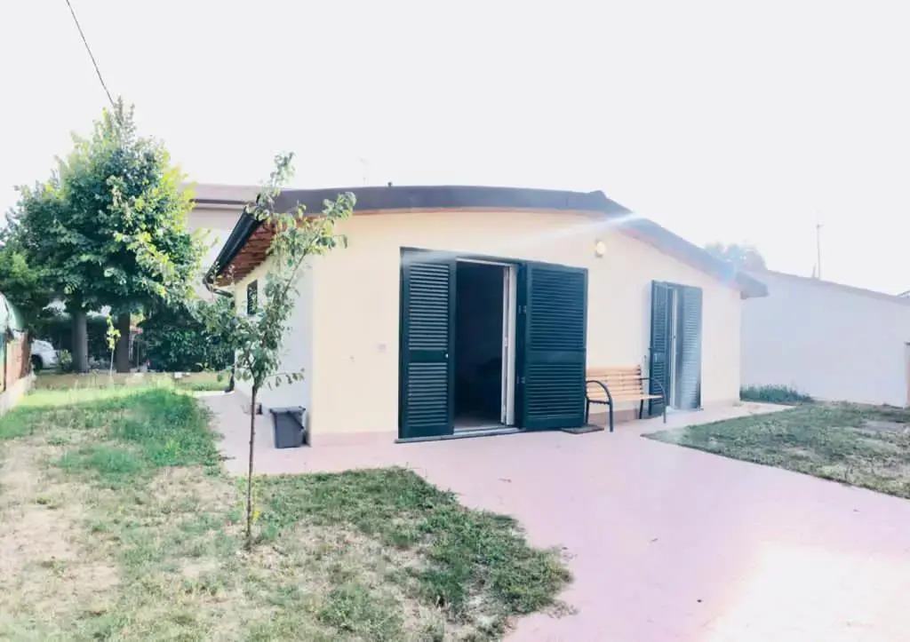 The Green Gate - Airport Guest House