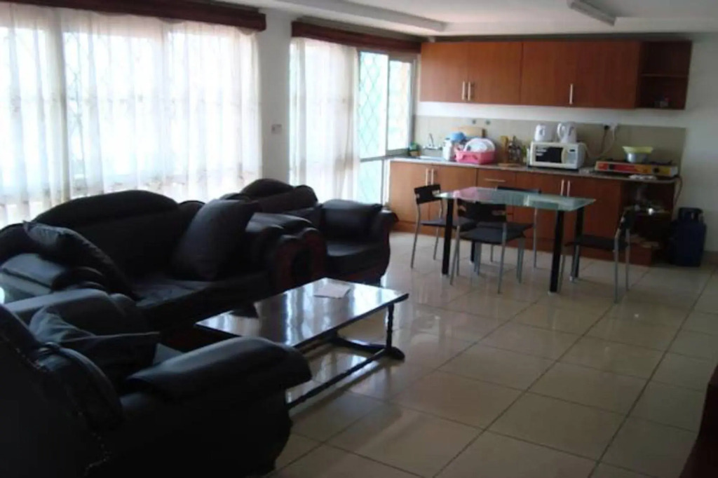Diamond Plaza Apartments