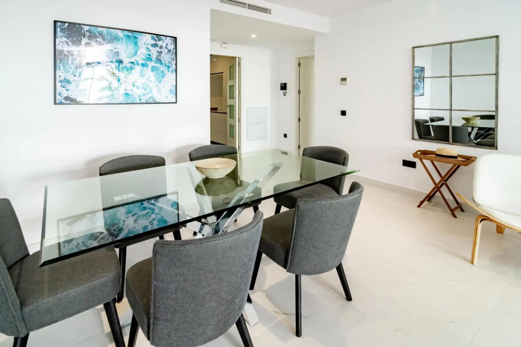 LAE9.1I- Apotel Estepona Hills by roomservices