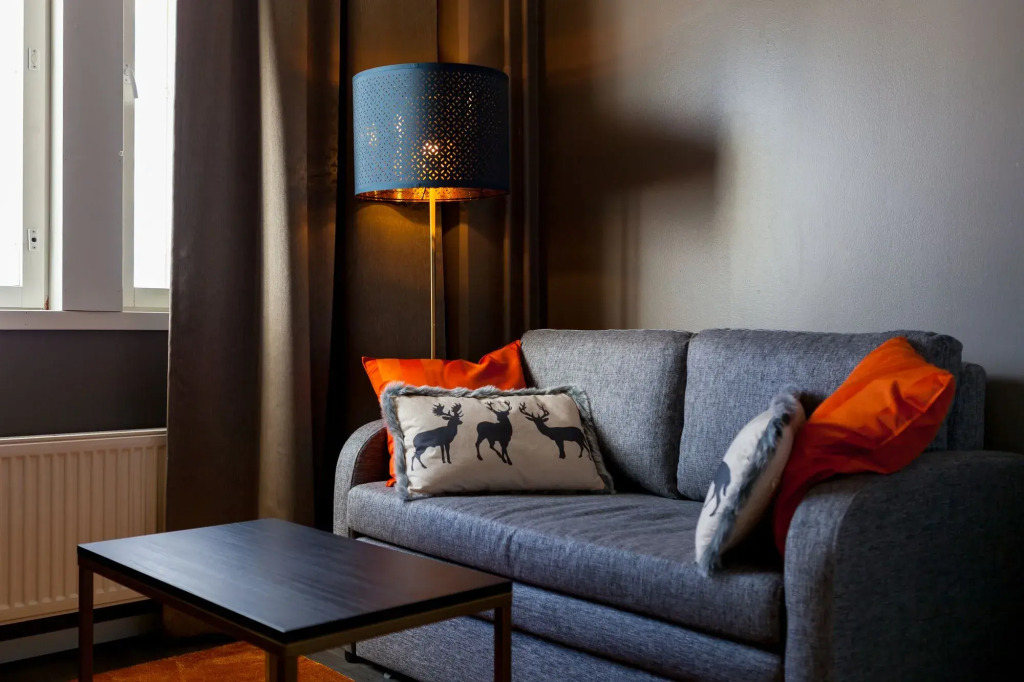 Hotel Golden Circle Suites
