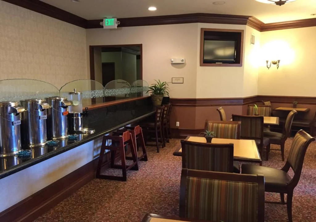 Bay Landing Hotel