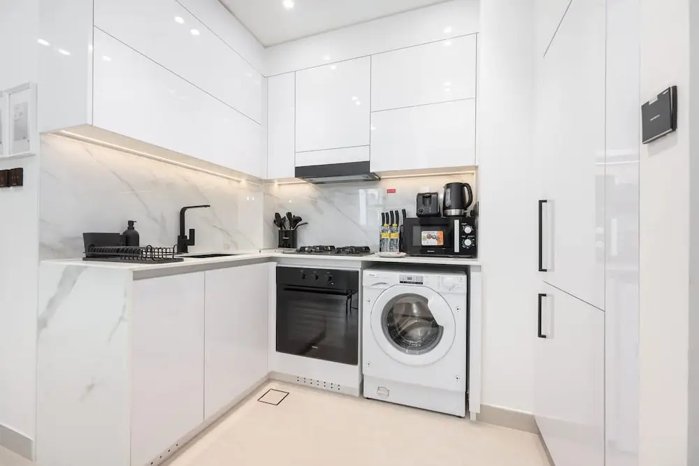 Gorgeous 1 Bedroom in Binghatti House and Sleeps 4