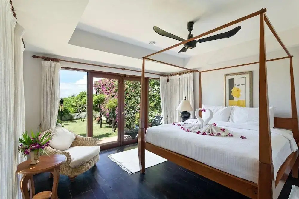 Villa Baan Hen 5 Bedroom Kata Beach