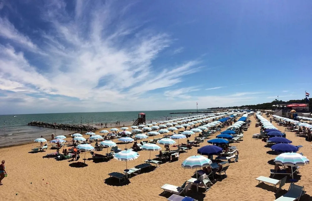 Villa 500mt from the beach