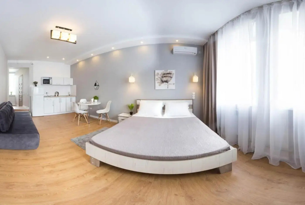 LUX studio near metro Pushkinska, Universytet - Chernyshevska str. 95-4