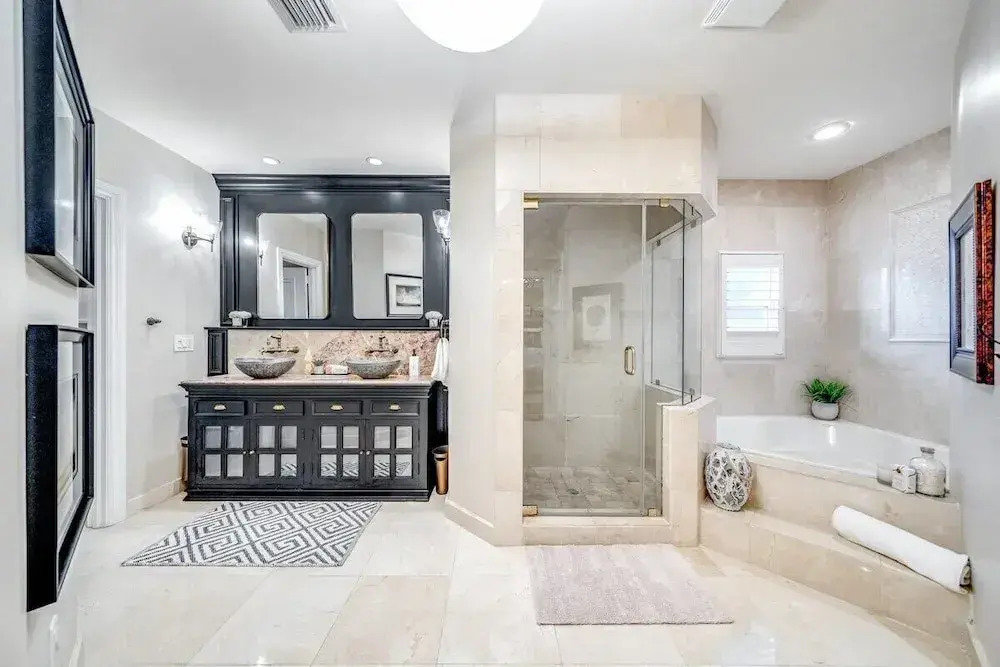 5 Bedroom Luxury Home, Minutes to Las Olas, Shops & Beach