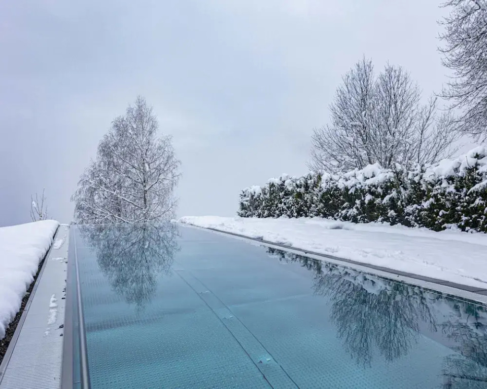 Chic Holiday Flat With Infinity Pool