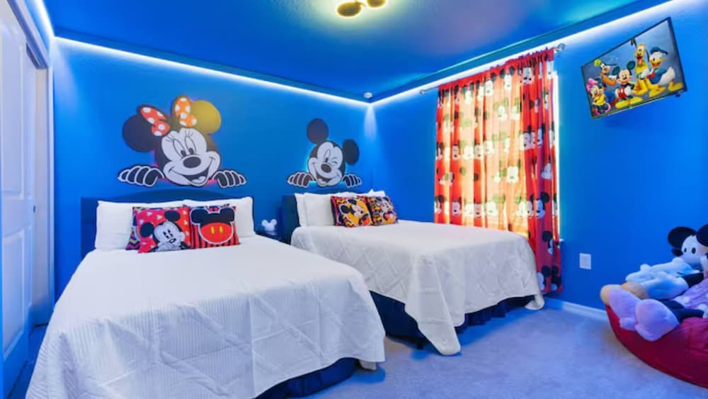 10br Villa w/ Star Wars Theater & Game Room