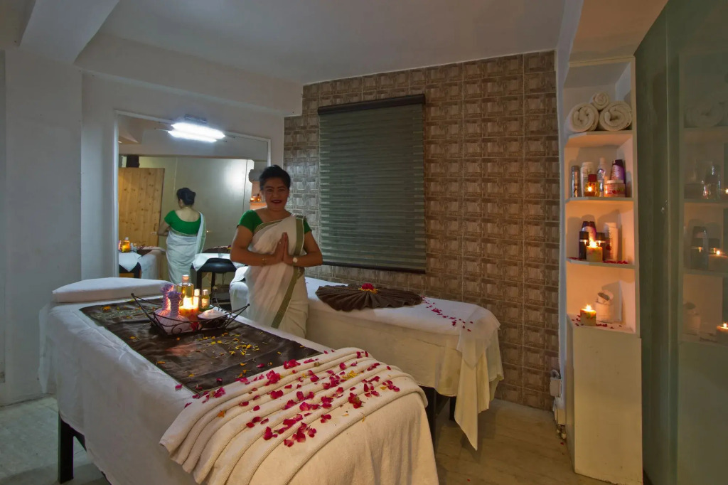 Hotel Broadways Inn