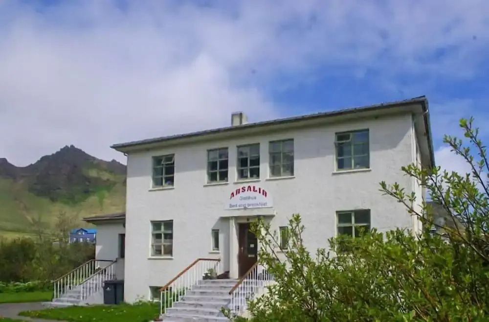 Arsalir Guesthouse Vik B&B