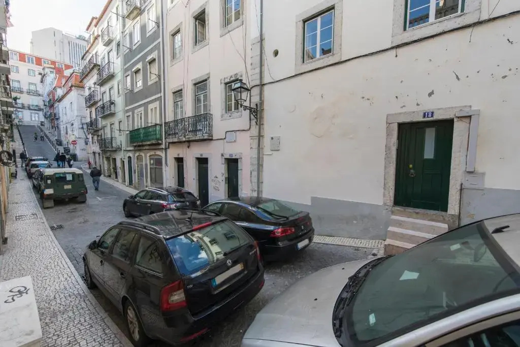 LovelyStay - Bica Patio Duplex