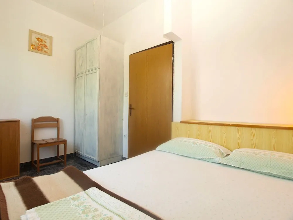Apartment 1669