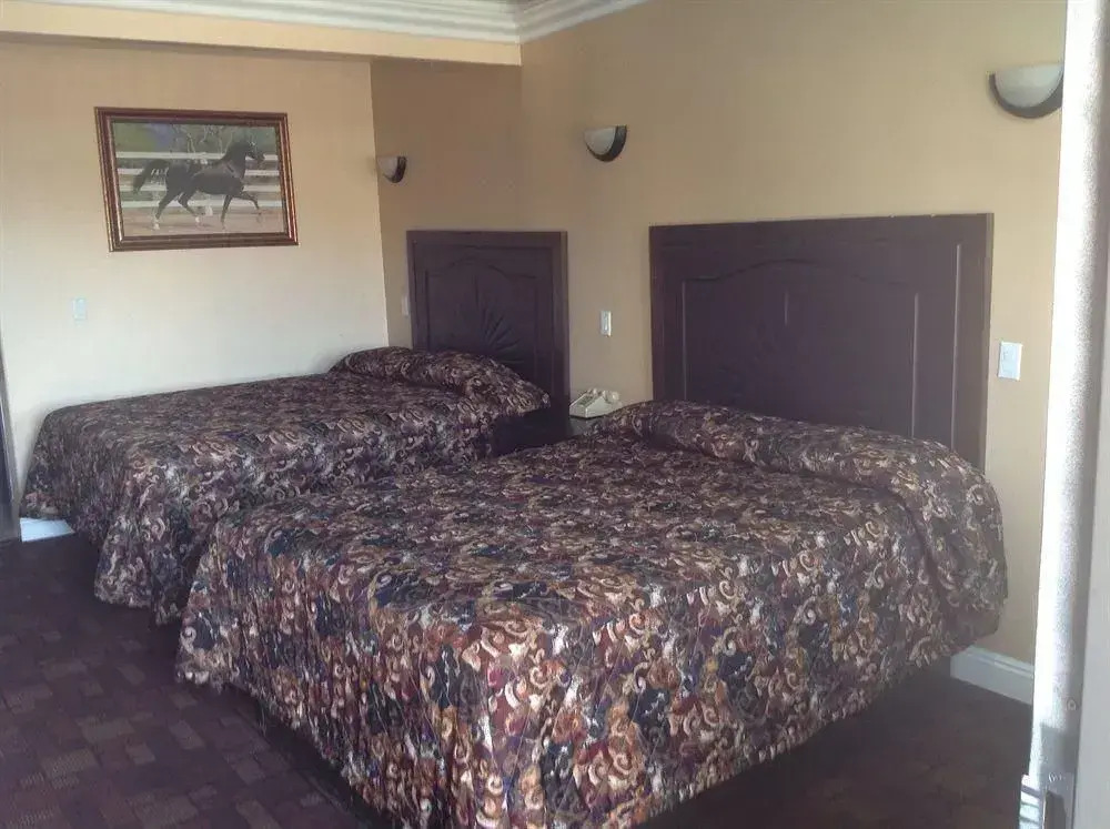 Bronco Motel