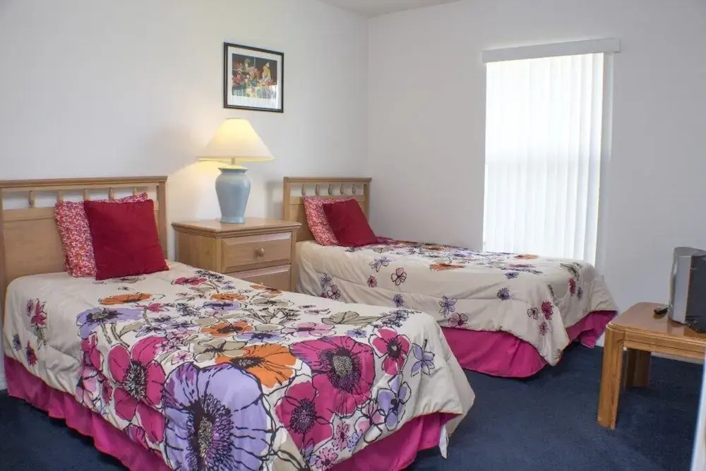 Floridian Escape Private Pool Near Disney! 4 Bedroom Home