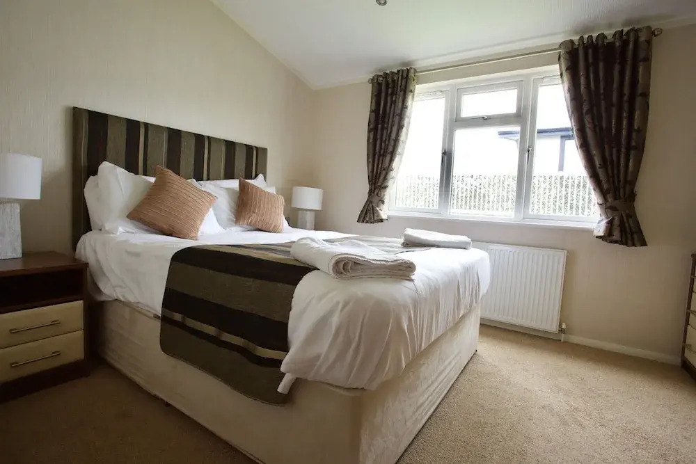 Beautiful 2-bed Lodge With hot tub and Saunain Ely