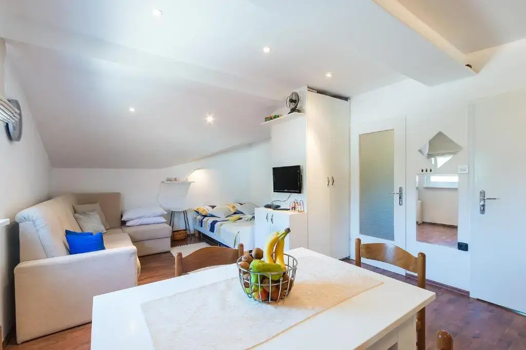 Apartments Salak