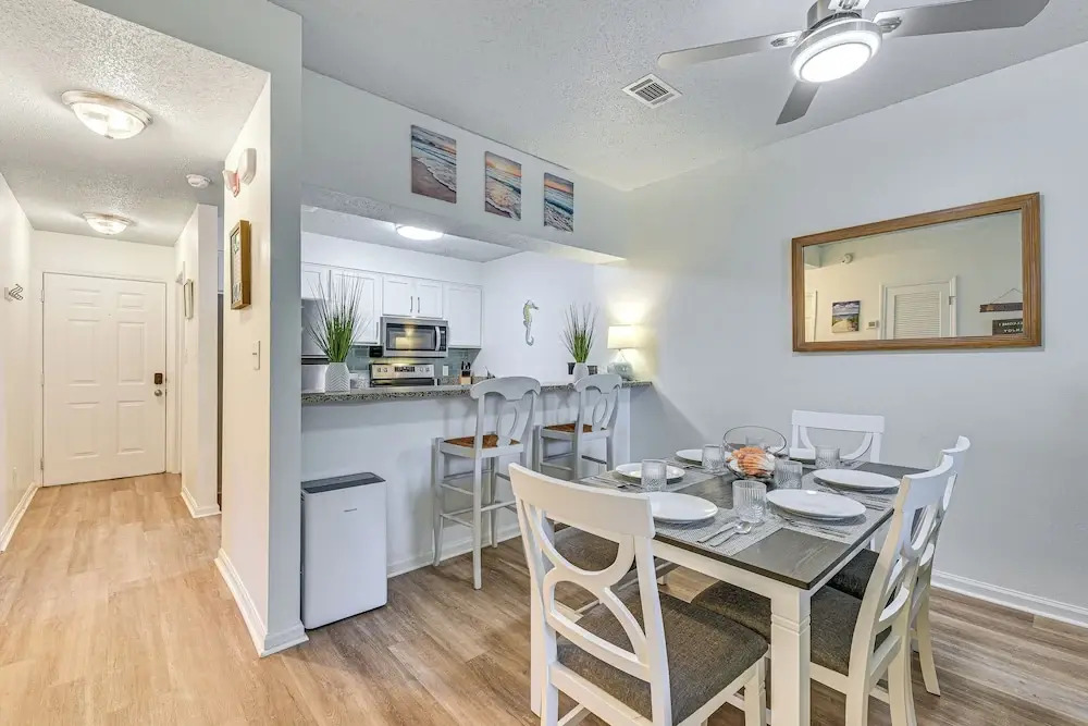 Community Outdoor Pool: Miramar Beach Condo!