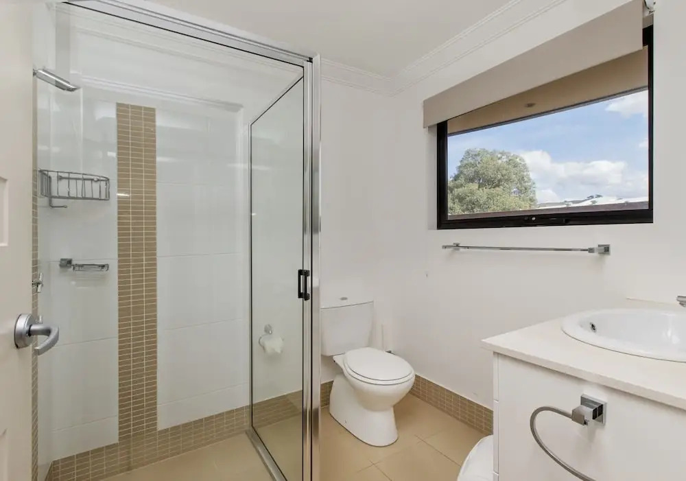 Khione 1 - Modern & spacious with views towards Lake Jindabyne & the mountains beyond
